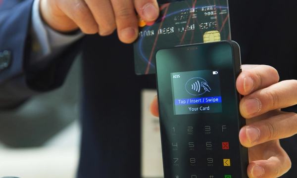 Card payment at a contactless terminal